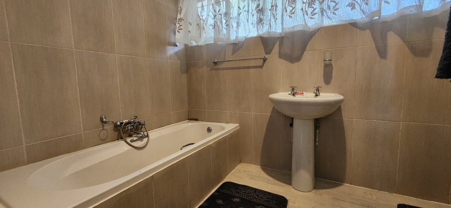 4 Bedroom Property for Sale in Baillie Park North West